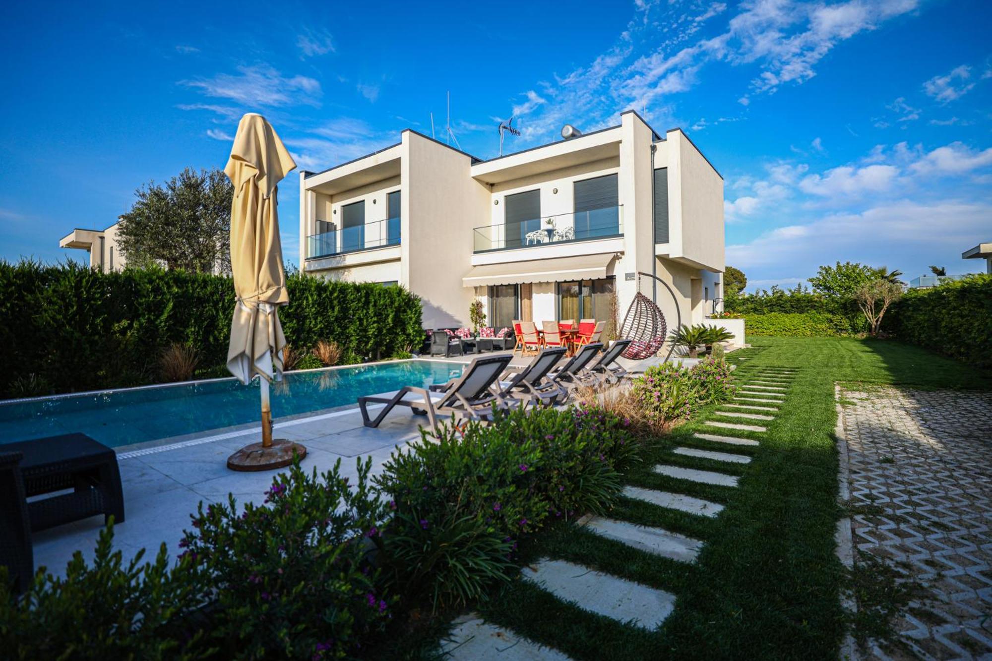 29 Valamar Villa *