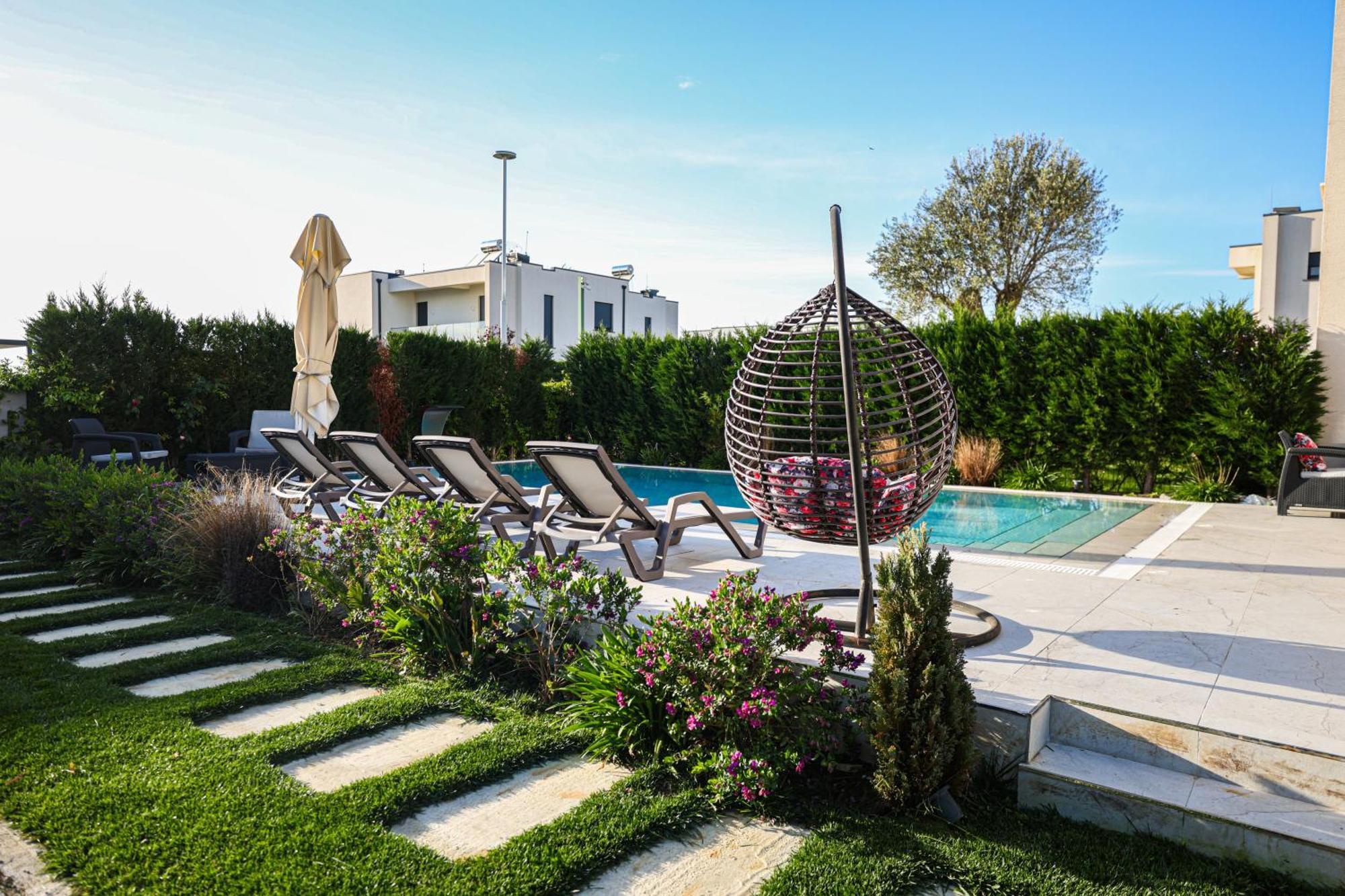 29 Valamar Villa